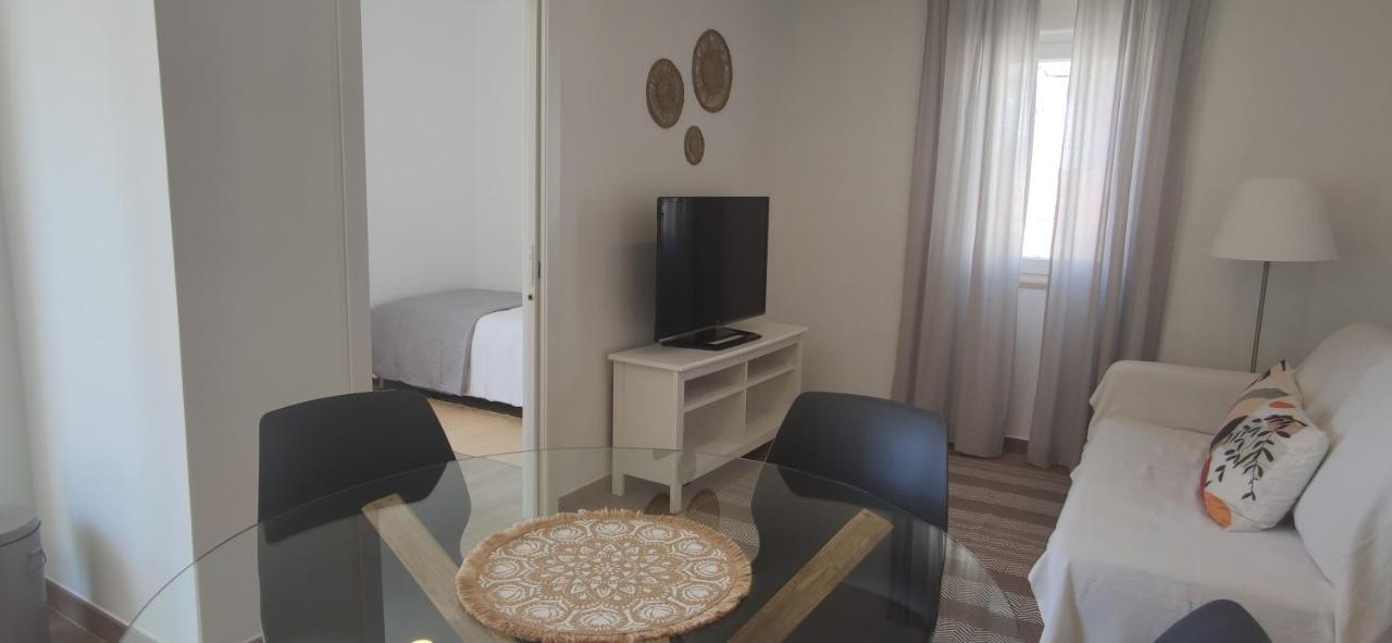 Lovely & Bright Renovated Apt. W/ Balcony In Lagos Exteriör bild