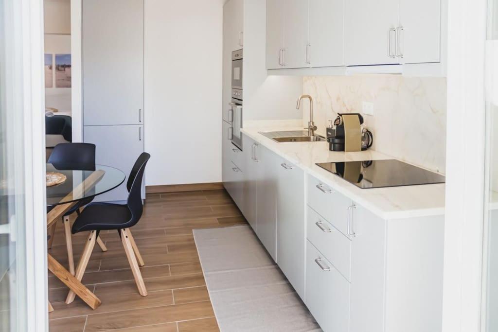 Lovely & Bright Renovated Apt. W/ Balcony In Lagos Exteriör bild
