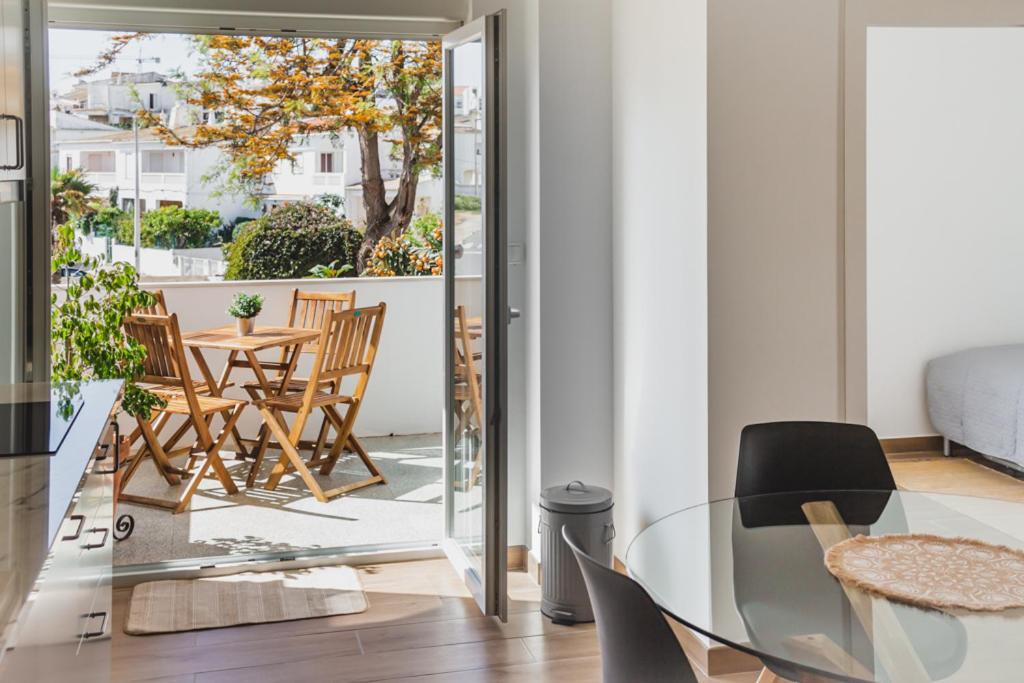 Lovely & Bright Renovated Apt. W/ Balcony In Lagos Exteriör bild